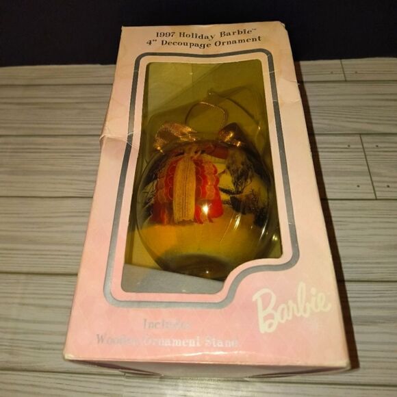 Barbie Mattel Vintage Holiday Barbie 4" Decoupage Ornament 1997 - Picture 3 of 9